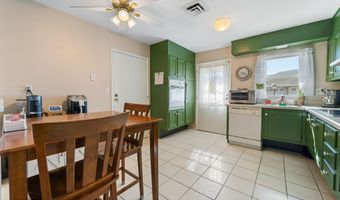 677 B New Castle Ct, Lakewood, NJ 08701