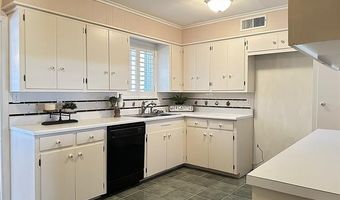 814 Pershing E, Ardmore, OK 73401