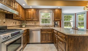 114 Manor Way, Alexandria Twp., NJ 08867