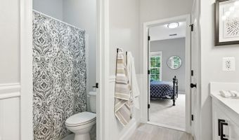 22530 FOREST RUN Dr, Ashburn, VA 20148