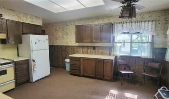 315 W 2nd Ave, Garnett, KS 66032