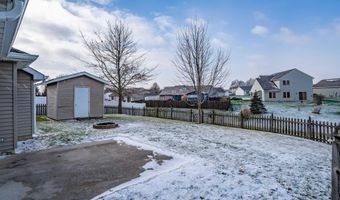 2201 Glen Hollow Dr, Auburn, IN 46706