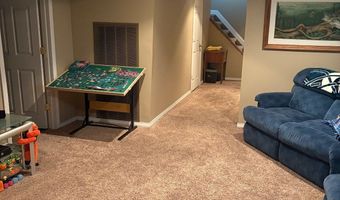 917 9th St, Aurora, NE 68818