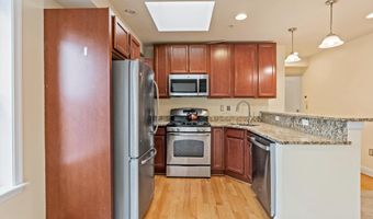 922 MADISON St NW 304, Washington, DC 20011