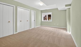 9209 VENDOME Dr, Bethesda, MD 20817