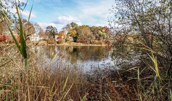 17 Alan Ave, Danbury, CT 06811