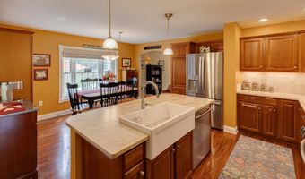 104 Champagne Cir, Campton, NH 03223