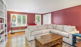 111 Juniper Dr, North Kingstown, RI 02852