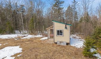 3 New England Rd, Abbot, ME 04406