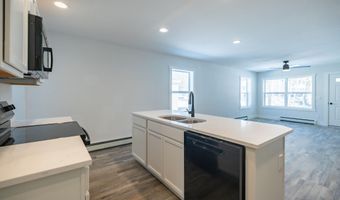 17 Streamside Dr, Auburn, ME 04210