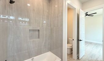 117 Pioneer Trl, Adkins, TX 78101