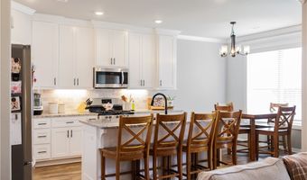 5805 SW Macasin Ave, Bentonville, AR 72713
