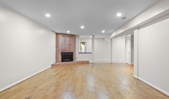 4100 DOWNING St, Annandale, VA 22003