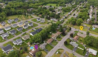 11 James Dr, Albany, NY 12211