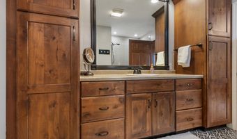 1415 Nicklaus Dr, Aberdeen, SD 57401