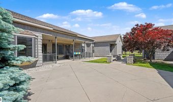842 W Warwick Dr, Alma, MI 48801