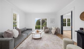 104 Second St, Newport, RI 02840