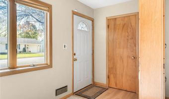 313 Glenn Rd, Albert Lea, MN 56007