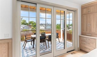 35 Coggeshall Ave, Newport, RI 02840