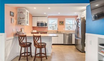 6 Macalder St, Narragansett, RI 02882