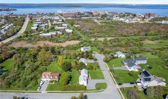 136 Corporate Pl, Middletown, RI 02842