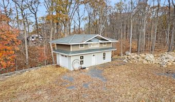 41 Kilroy Rd, Andover, NJ 07821