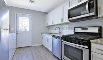 68 Elm St, Beachwood, NJ 08722