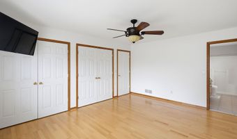 92 Birch St, Beachwood, NJ 08722
