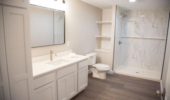 2282 Helle Dr, Asbury, IA 52002