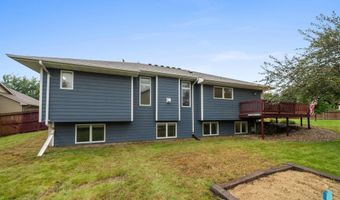 316 S Country Club Ave, Brandon, SD 57005