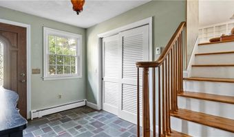 5 Fishing Cove Rd, North Kingstown, RI 02852