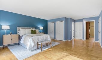 985 Goldenrod Trl, Aurora, OH 44202