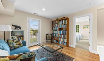 110 Commerce Rd, Barnstable, MA 02630