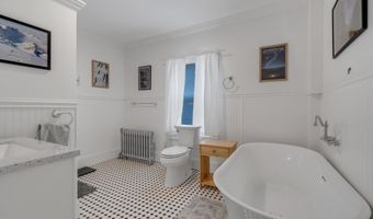 85 Bedford St, Bath, ME 04530