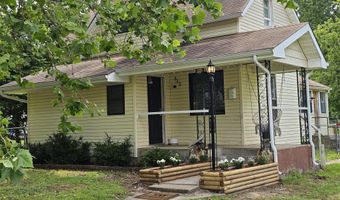 312 W Locust St, Aurora, MO 65605