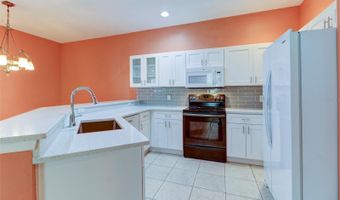 210 MYSTIC FALLS Dr, Apollo Beach, FL 33572