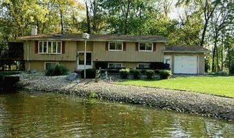 41511 N Country Club Dr, Antioch, IL 60002