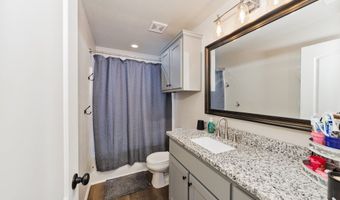 709 W Live Oak St, Alvord, TX 76225