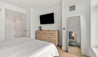 100 Lovejoy Wharf 3G, Boston, MA 02205