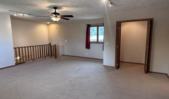 128 Mark St, Aurora, NE 68818