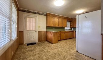 912 S Runnels, De Kalb, TX 75559
