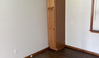 417 S Lincoln Ave, Aurora, MO 65605