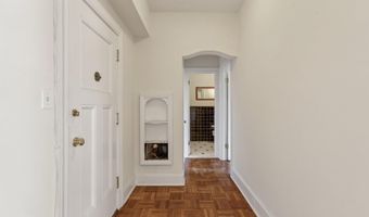 4000 CATHEDRAL Ave NW 605B, Washington, DC 20016