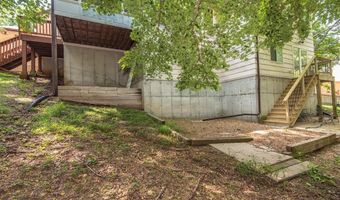925 Westrun Dr, Ballwin, MO 63021