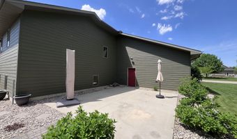 2206 SE 17th Ave, Aberdeen, SD 57401