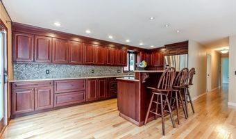 422 Buxton St, North Smithfield, RI 02896