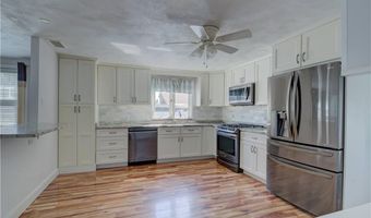 33 Spruce Ln, Bristol, RI 02809