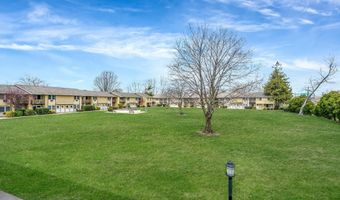 700 Broadway 47, Amityville, NY 11701