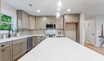 1201 NW 10th St, Bentonville, AR 72712