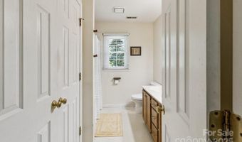 2 Westminster Dr, Asheville, NC 28804